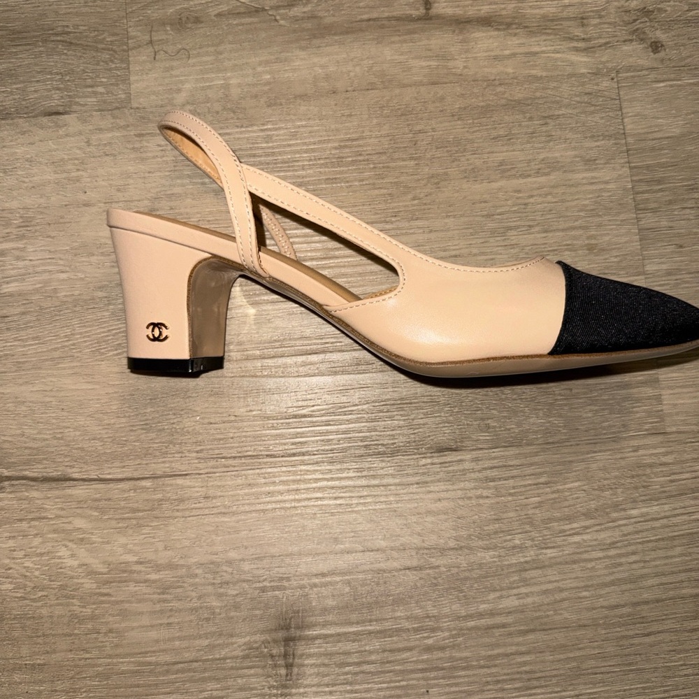 CHANEL Two-Tone Slingback Flats in Black and Beige